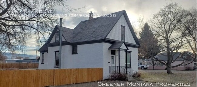 Foto del edificio - Charming 4 Bed, 1.5 Bath Home in the Heart of Hamilton