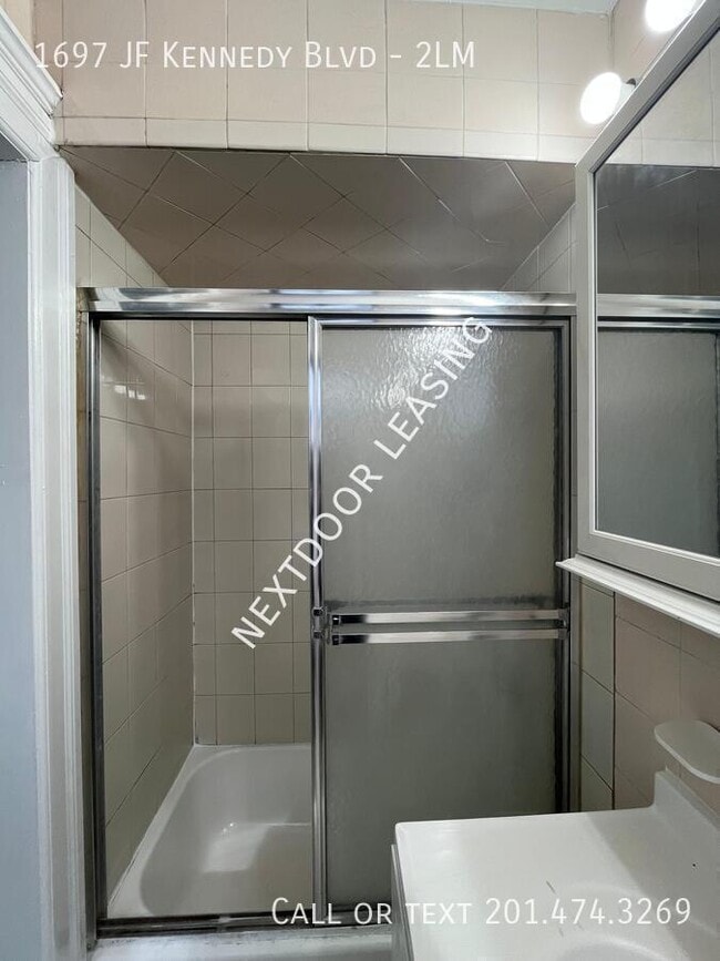 Foto del edificio - 1697 John F. Kennedy Blvd