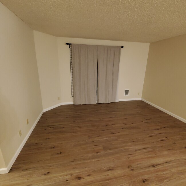 Foto del edificio - 837 SE Lambert Cir