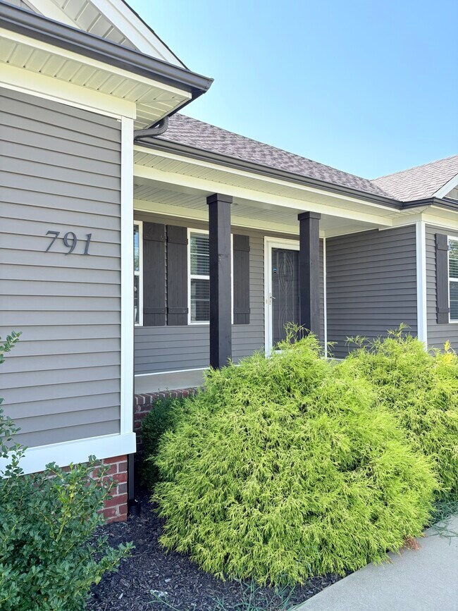 Foto del edificio - 791 Pleasant Meadow Ln