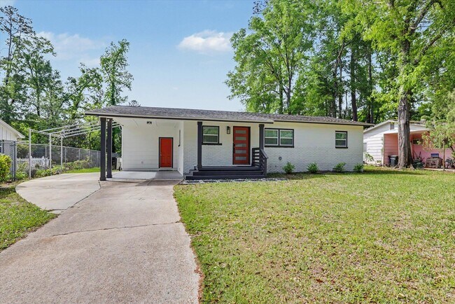 Building Photo - 713 Stafford St