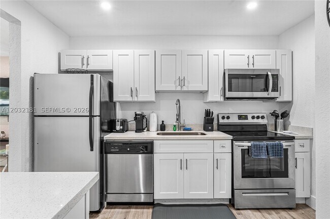 Foto del edificio - 1521 NE 118th St