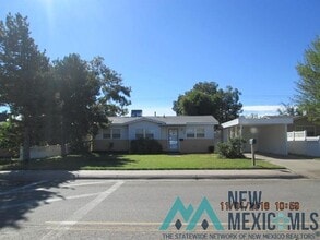 Building Photo - 1705 W Hermosa Dr
