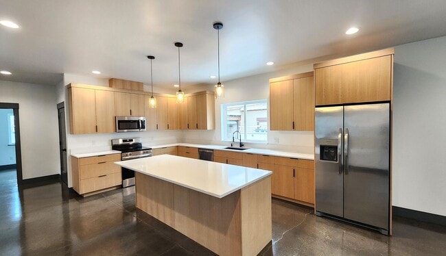 Foto del edificio - Newly Constructed Four Bedroom House With a Dog Considered