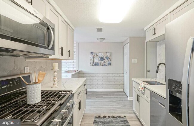 Foto del edificio - 197 Cypress Ct