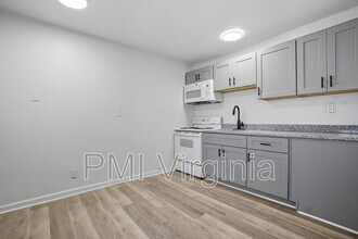 Building Photo - 417 E Little Creek Rd
