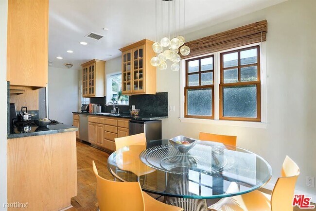Foto del edificio - 4 br, 3 bath House - 520 N Las Casas Ave