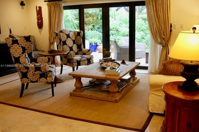 Foto del edificio - 721 Tibidabo Ave