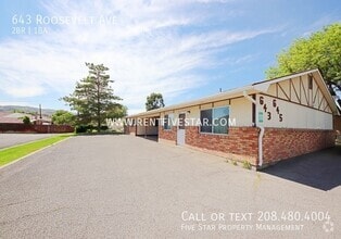Building Photo - 643 Roosevelt Ave
