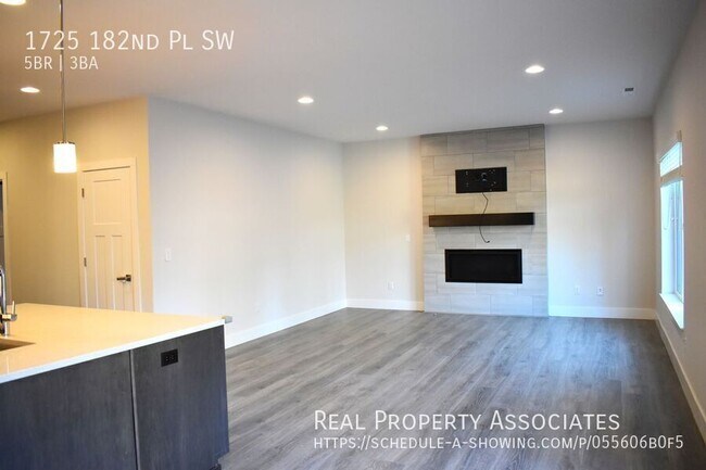 Foto del edificio - 1725 182nd Pl SW