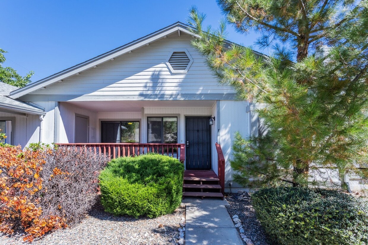 Primary Photo - 2 Bedroom 2 Bath Condo in Prescott.