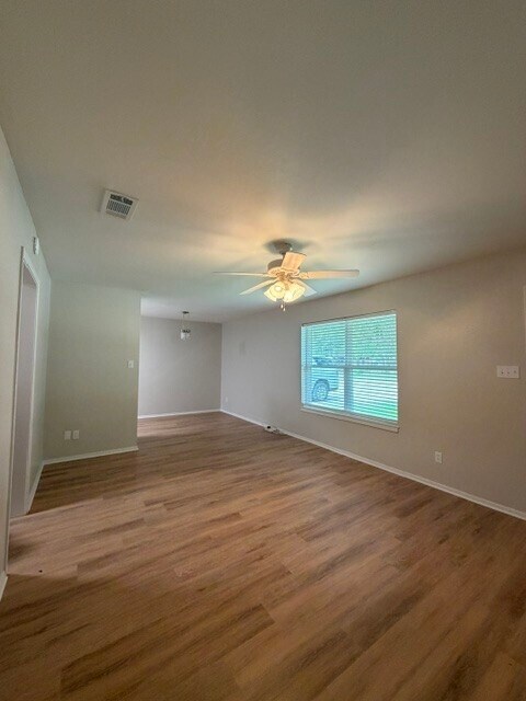 Foto del edificio - 2601 N Jefferson Ave