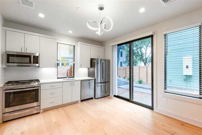 Foto del edificio - 1118 Walton Ln