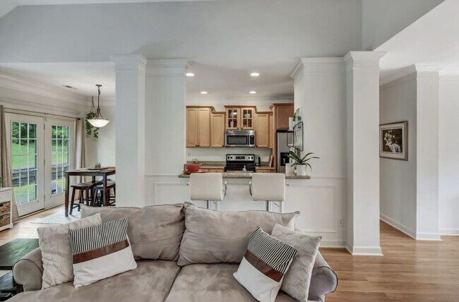Foto del edificio - 6925 Sunnywood Dr