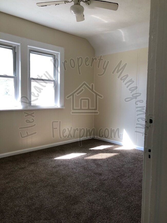 Foto del edificio - New on The Market....drive by today to take a look!!