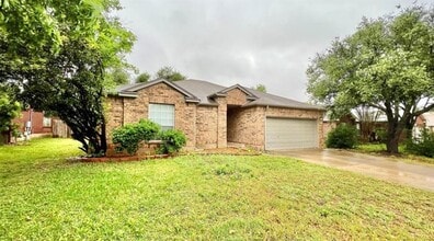 Building Photo - 1803 Woodland Dr