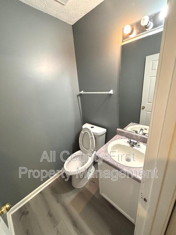 Building Photo - 4504 Carriage Park Dr