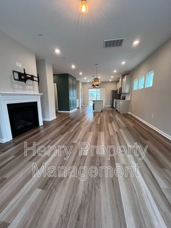 Foto del edificio - 4023 Mahal Ave