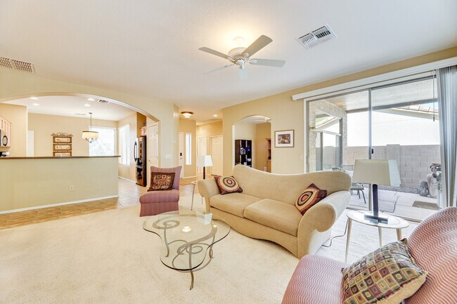 Foto del edificio - 9746 E Coopers Hawk Dr