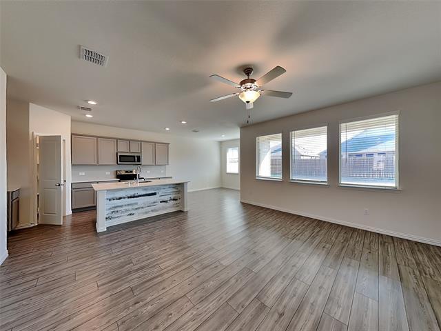 Foto del edificio - 4925 Woodloch Dr