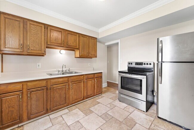 Photo - 2055 Alanson St House