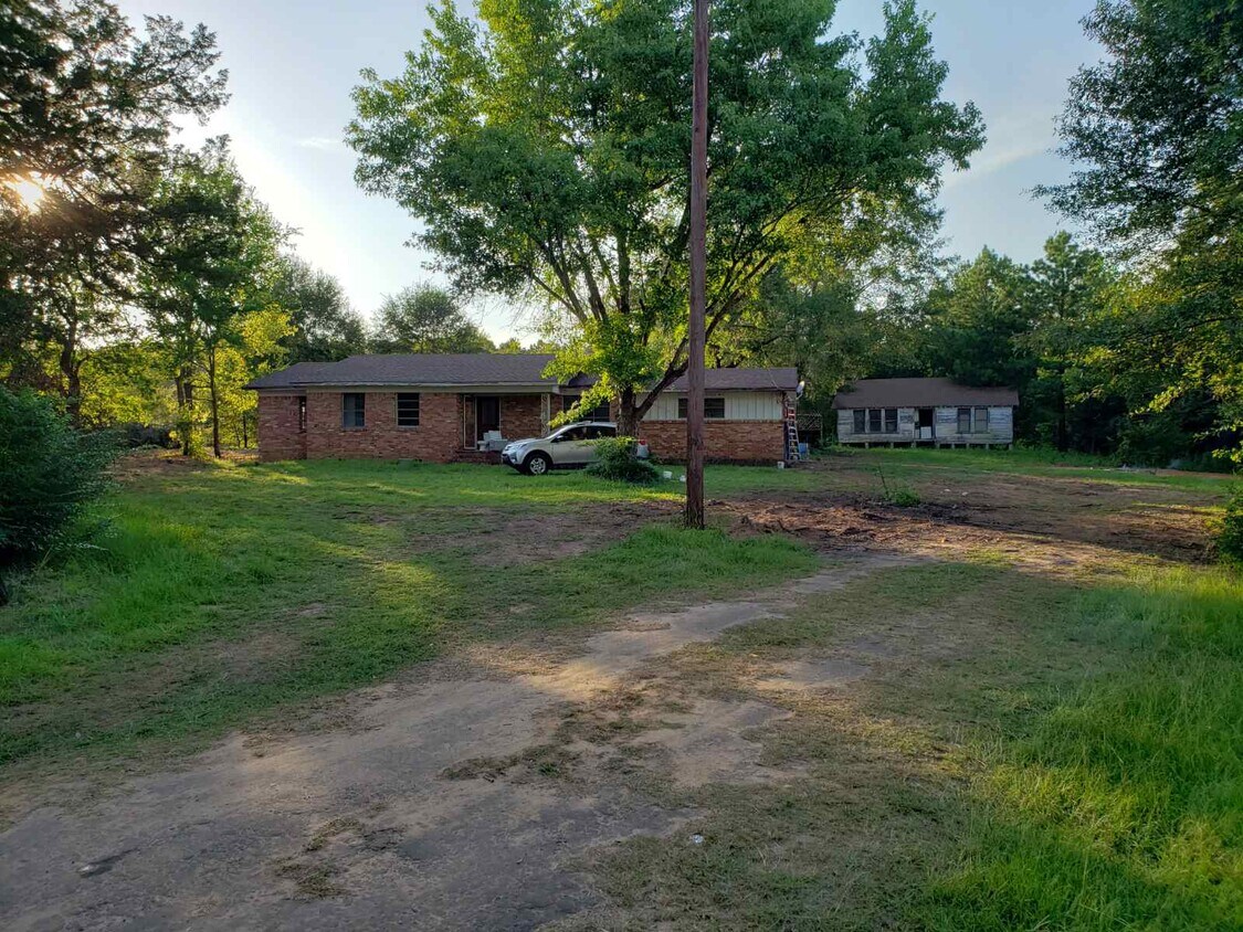 429 Ballard Rd, Gilmer, TX 75644 House Rental in Gilmer, TX