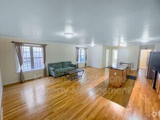 Building Photo - 3219 Ellwood Ave