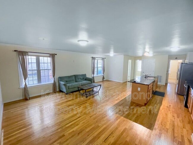 Photo - 3219 Ellwood Ave Apartment
