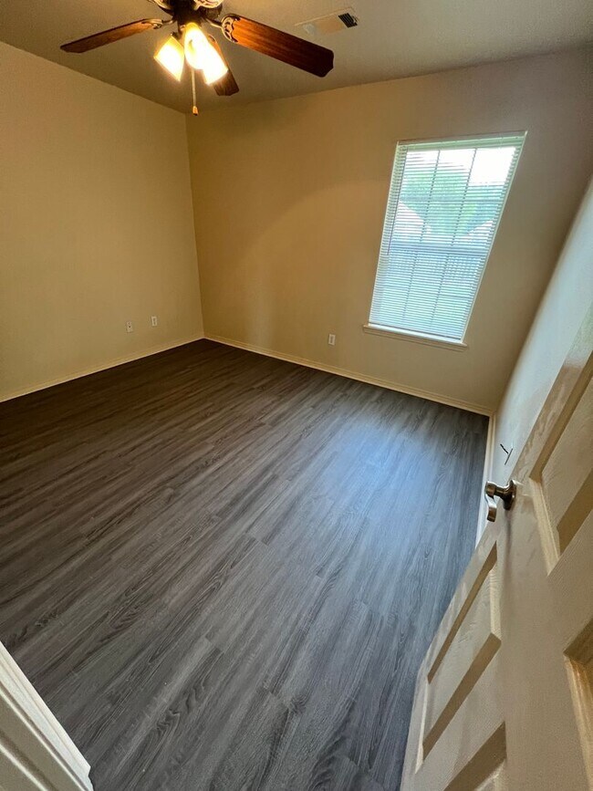 Foto del edificio - 3 Bed 2 Bath Total Electric Home