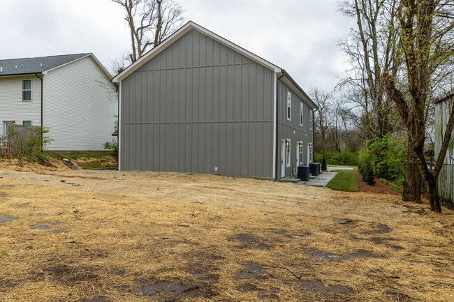 Building Photo - 1008 Beckett St