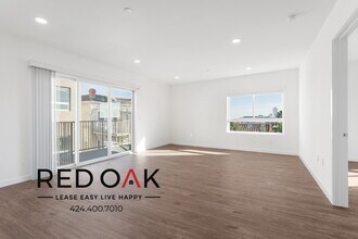 Building Photo - 1011-1013 Everett St