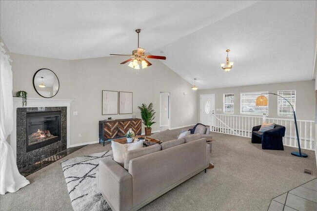 Foto del edificio - "Spacious 5-Bed, 3-Bath Home in Cedar City...