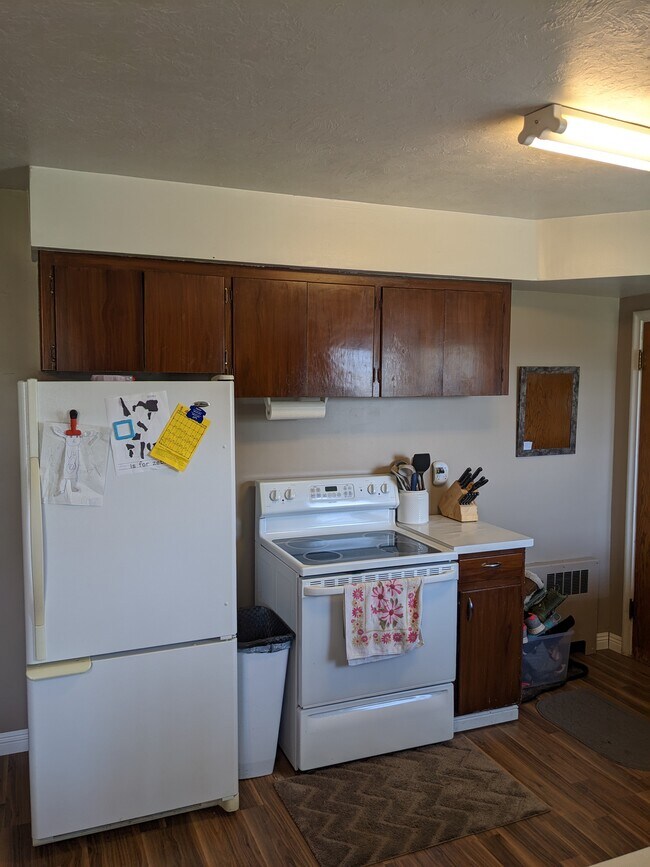 Building Photo - 73 E 4800 S