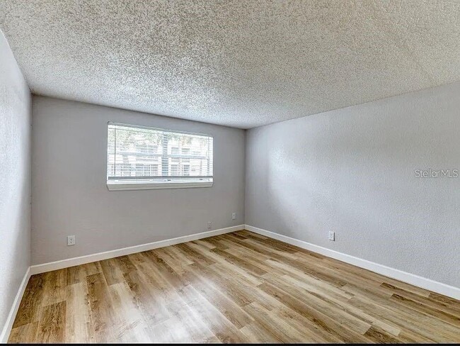 Building Photo - 9830 Grace Dr