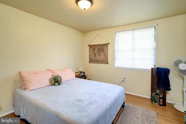 Building Photo - 128 Roberta Jean Ave