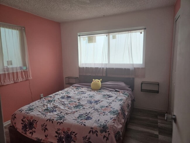 Room #1.1 - 5354 Marcia Pl