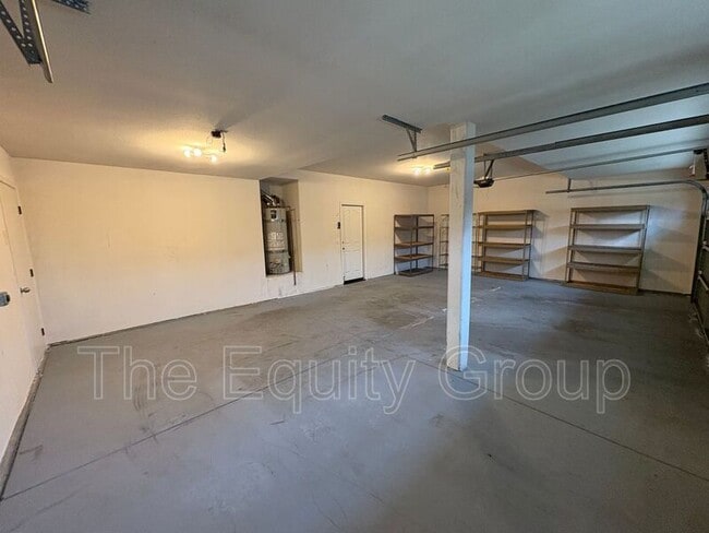 Building Photo - 2650 S Peppertree St