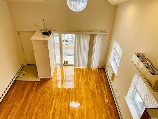 Foto del edificio - 43-18 157th St