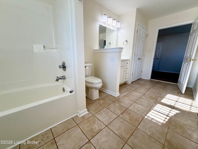 Foto del edificio - 6216 Hillcrest Ct