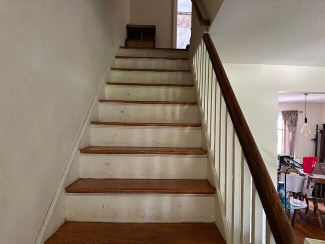 Building Photo - 5 Colony Rd