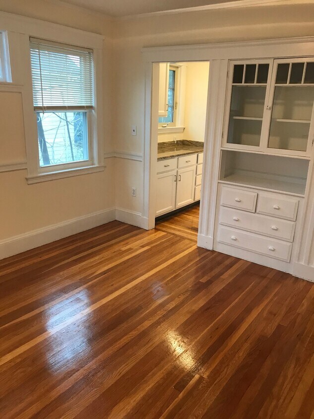 27 Willoughby St Unit 2, Boston, MA 02135 27 Willoughby St Boston, MA