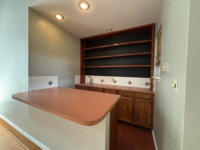 Foto del edificio - 1302 Briar Creek Rd