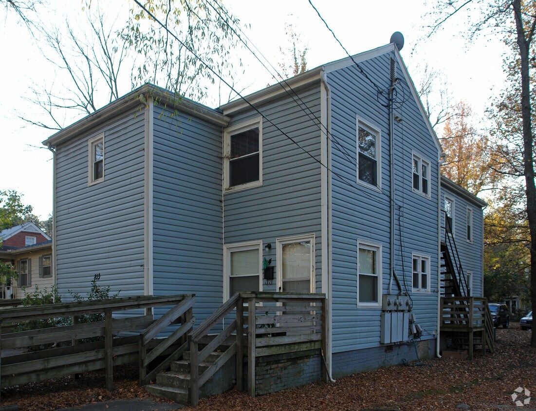 Building Photo - 813 N Buchanan Blvd