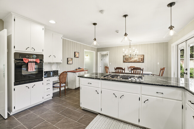 Photo - 1312 Dillard St House