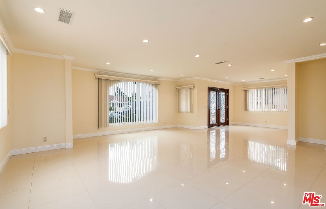 Foto del edificio - 4937 Hesperia Ave