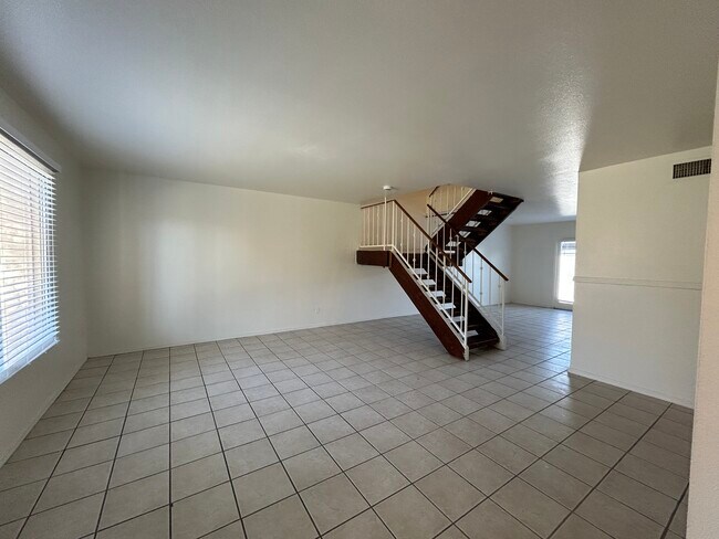 Building Photo - 5744 N 44th Ave