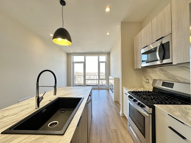 Foto del edificio - 6340 W Belmont Ave