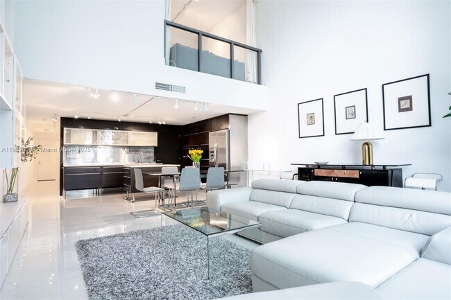 Building Photo - 6000 Collins Ave