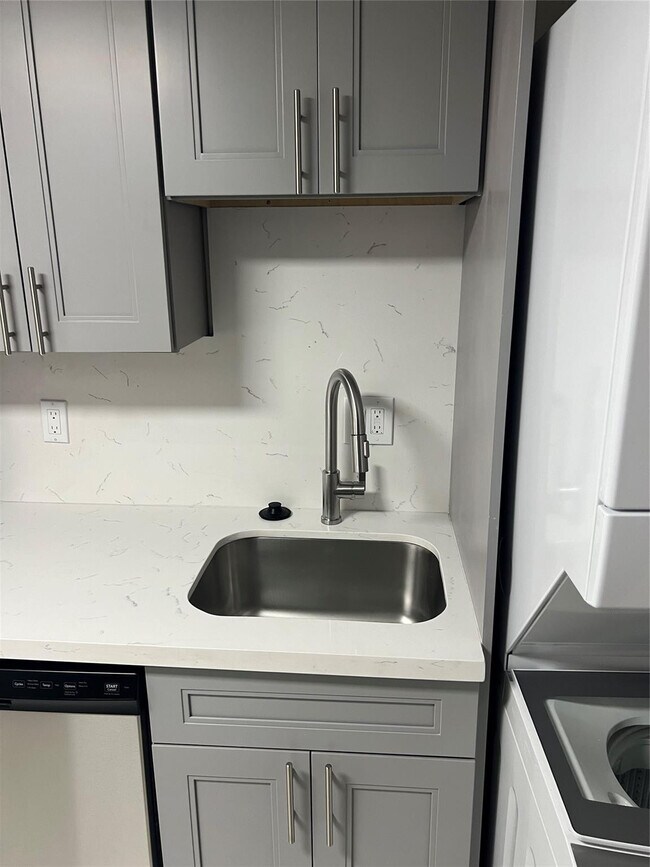 Foto del edificio - 8705 NW 38th Dr