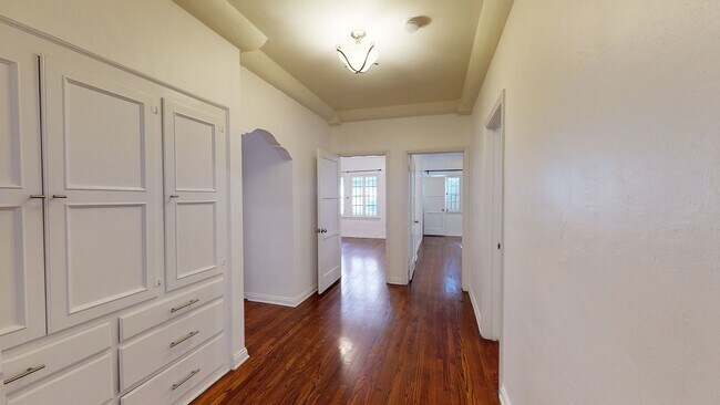 Foto del edificio - 10745 Ashton Ave
